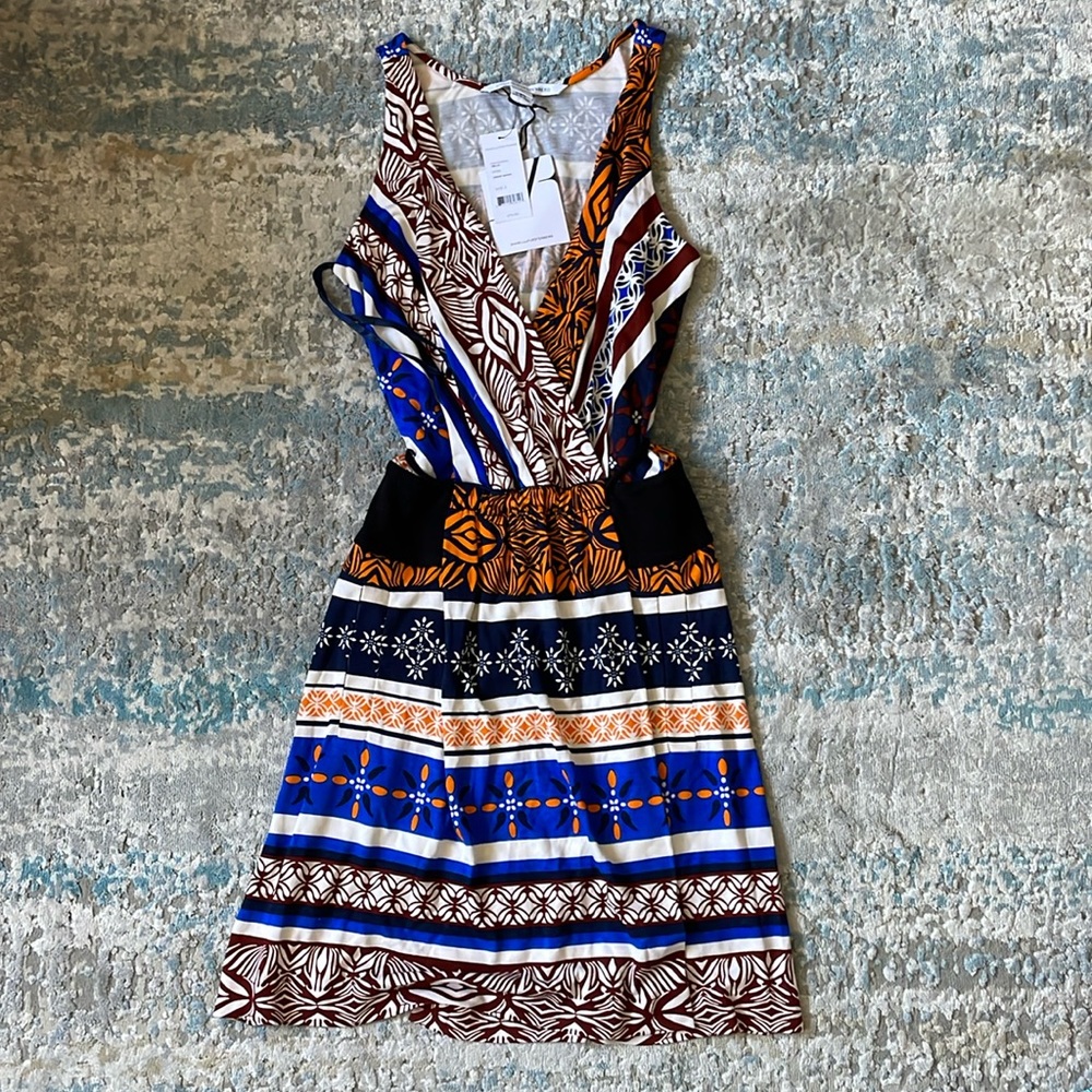 NWT Diane Von Furstenberg Dress with colorful prints 14” across bust Size 2